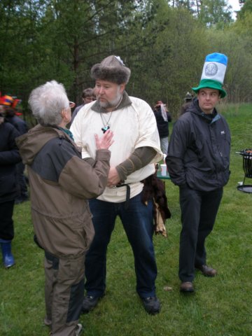 mabelholmstrmpapegojjkungenrolandbexanderochmatsrundstrm.jpg